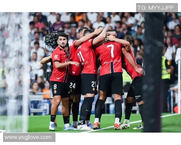 皇家马德里客场2-0击败马略卡,稳居西甲榜首